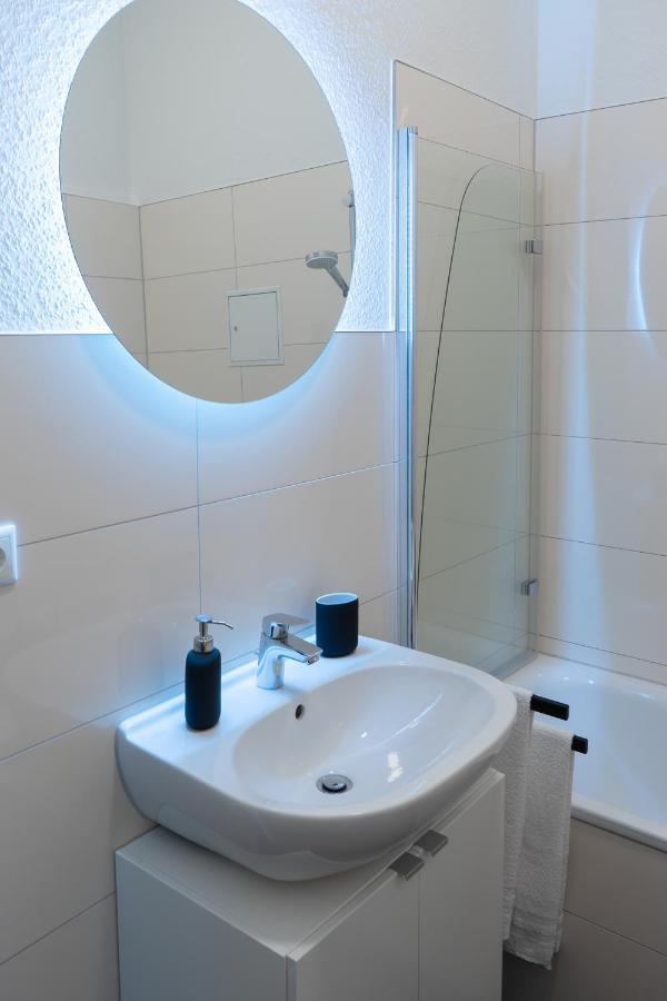 Suite Fuer 4 Mit Terrasse Im Herzen Der Innenstadt Schwerin  Kültér fotó